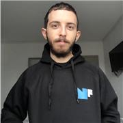 Disponible pour vous apprendre quelque chose dans le domaine de l'informatique ou même pour sur vos cours divers et variés.